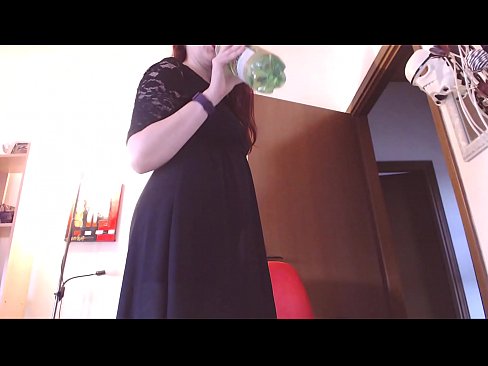❤️ En undergiven slav som älskar smutsiga och saftiga trosor tvingas onanera efter att ha sett den här videon! ❤️ Anal video at us ❌❤