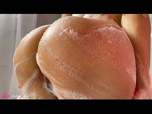 ❤️ Brunette onanerar fittan med vibrator till intensiv orgasm i duschen ❤️ Anal video at us ❌❤
